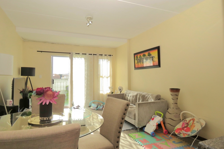 To Let 2 Bedroom Property for Rent in Parklands Western Cape